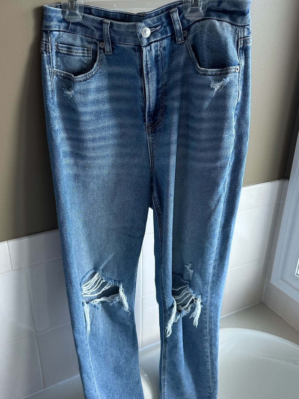 Vintage Ripped Curvy Mom Jean